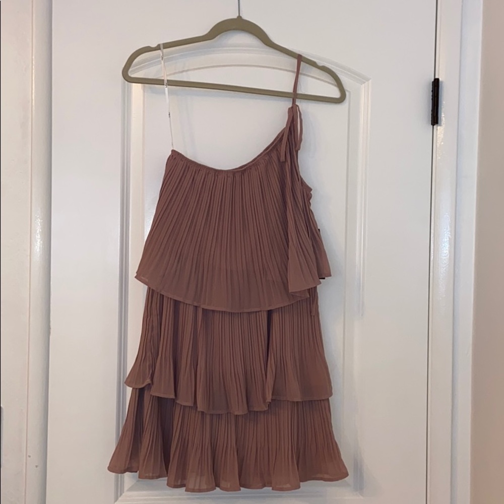 Super cute Lulus dress